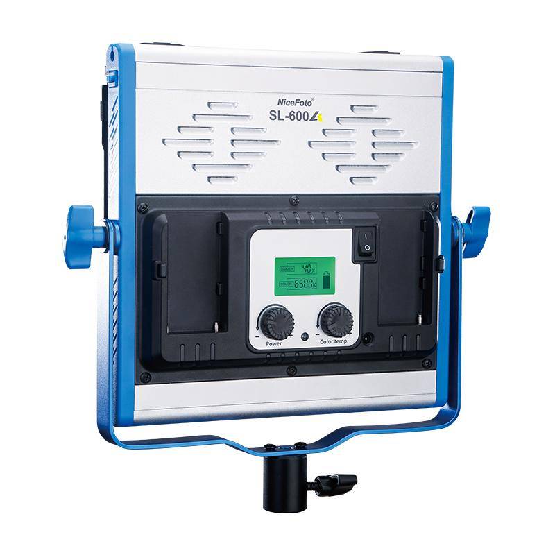 Professionelle LED-Videoleuchte mit App Steuerung und Stativ ColorGlow Pro 600