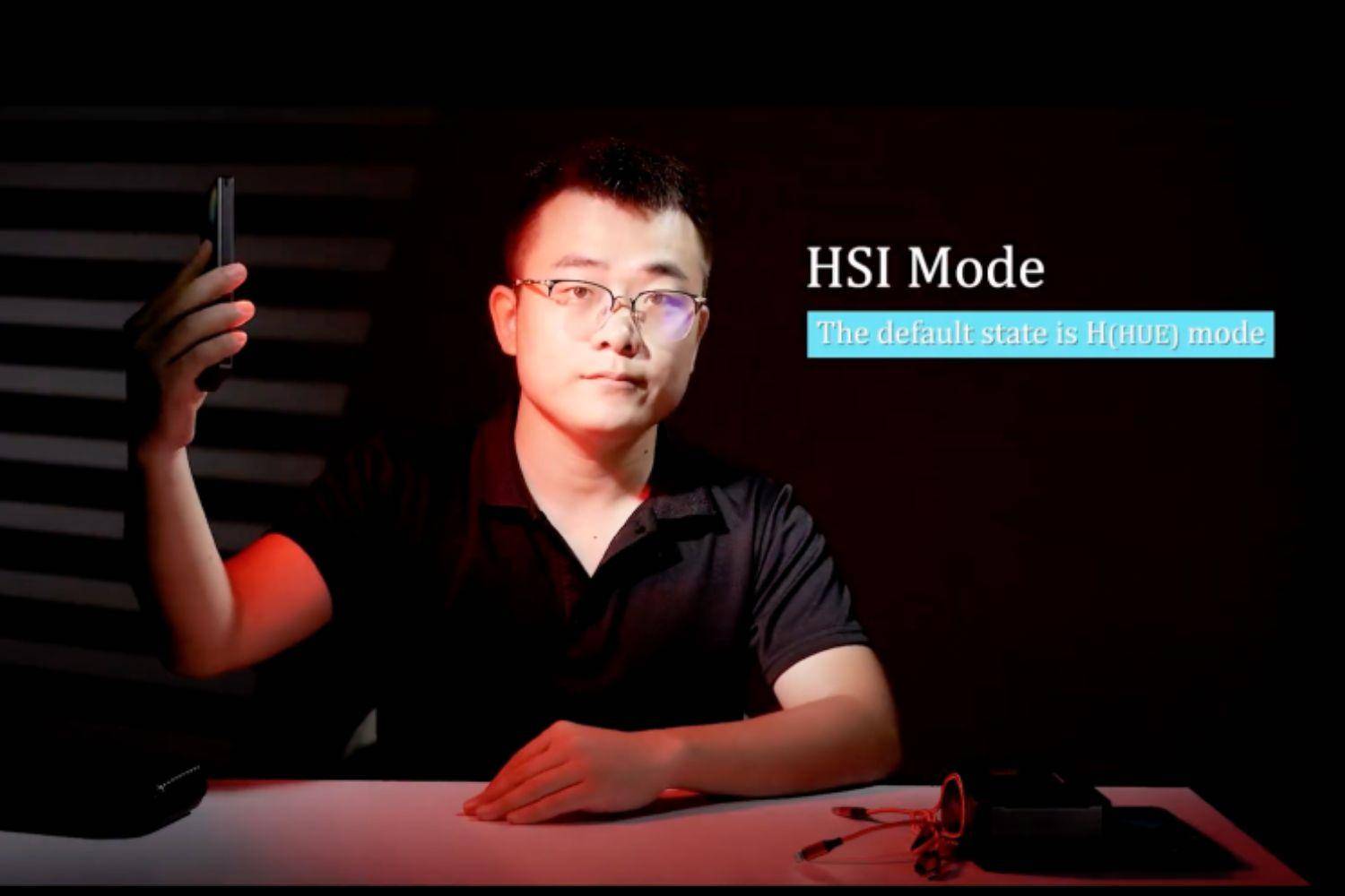 LED-Videoleuchte mit integrierter Powerbank ColorGlow TC 158 LED-Videoleuchte mit integrierter Powerbank ColorGlow TC 158