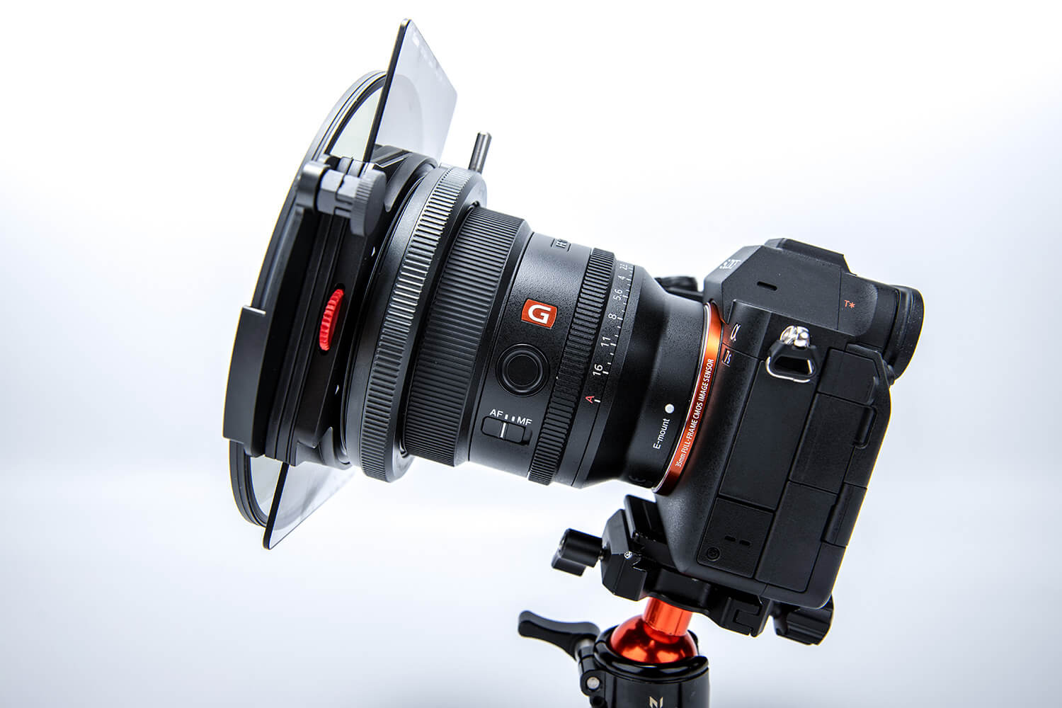 K100 K9 Filterhalter Set für Sony 14mm F1.8 mit K150P Polfilter K100 K9 Filterhalter Set für Sony 14mm F1.8 mit K150P Polfilter