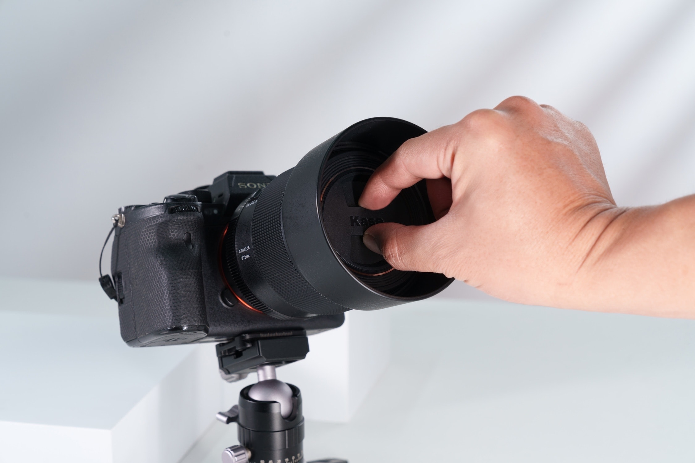 Magnetischer Objektivdeckel für KW Revolution und Wolverine Serie mit Frontgriff Magnetischer Objektivdeckel für KW Revolution und Wolverine Serie mit Frontgriff