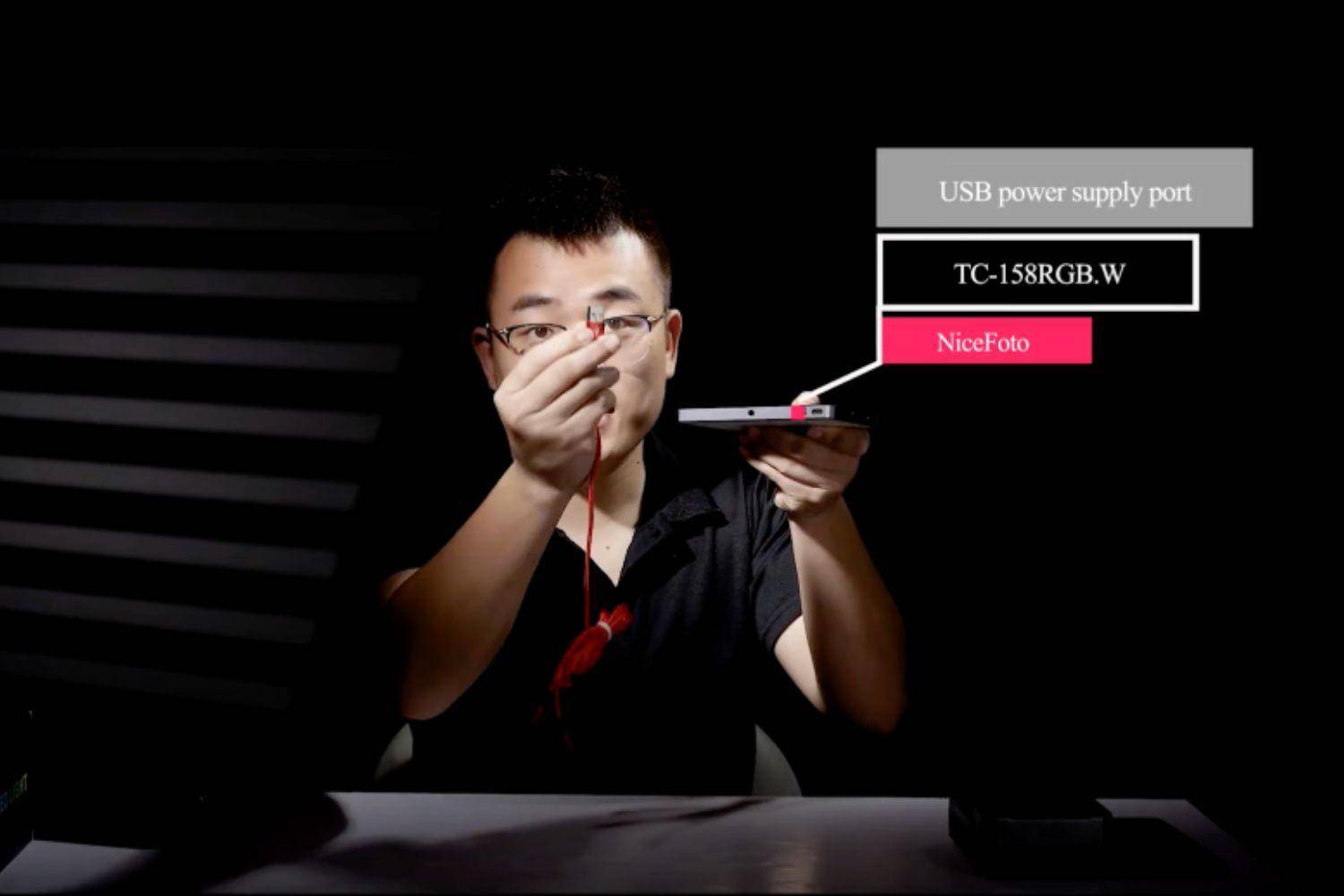 LED-Videoleuchte mit integrierter Powerbank ColorGlow TC 158 LED-Videoleuchte mit integrierter Powerbank ColorGlow TC 158