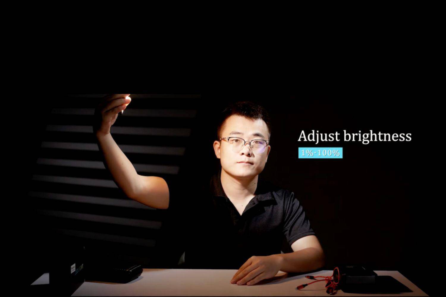 LED-Videoleuchte mit integrierter Powerbank ColorGlow TC 158 LED-Videoleuchte mit integrierter Powerbank ColorGlow TC 158